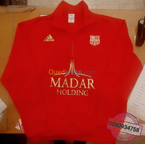 Sweat capuche et t-shirt personnalisés