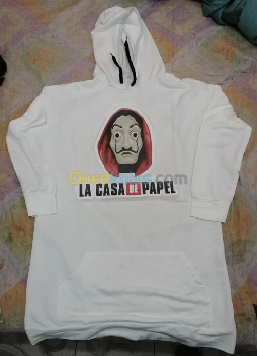 Sweat capuche et t-shirt personnalisés