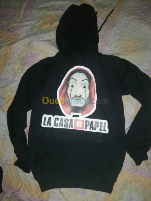 Sweat capuche et t-shirt personnalisés