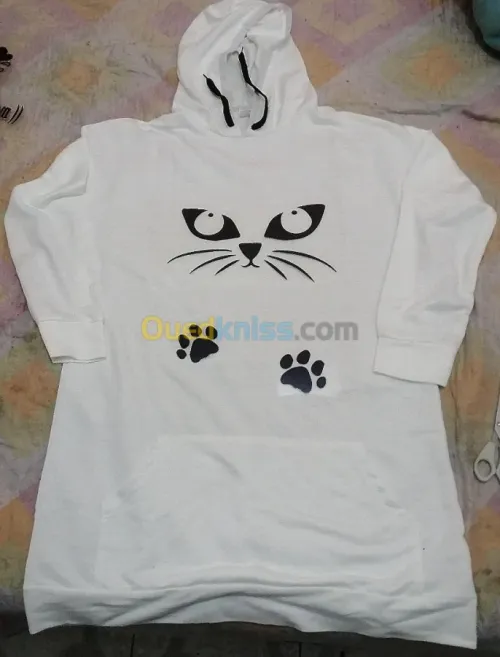 Sweat capuche et t-shirt personnalisés