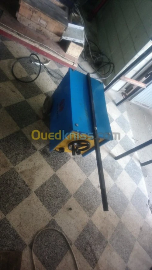Poste à souder. Scie électrique 