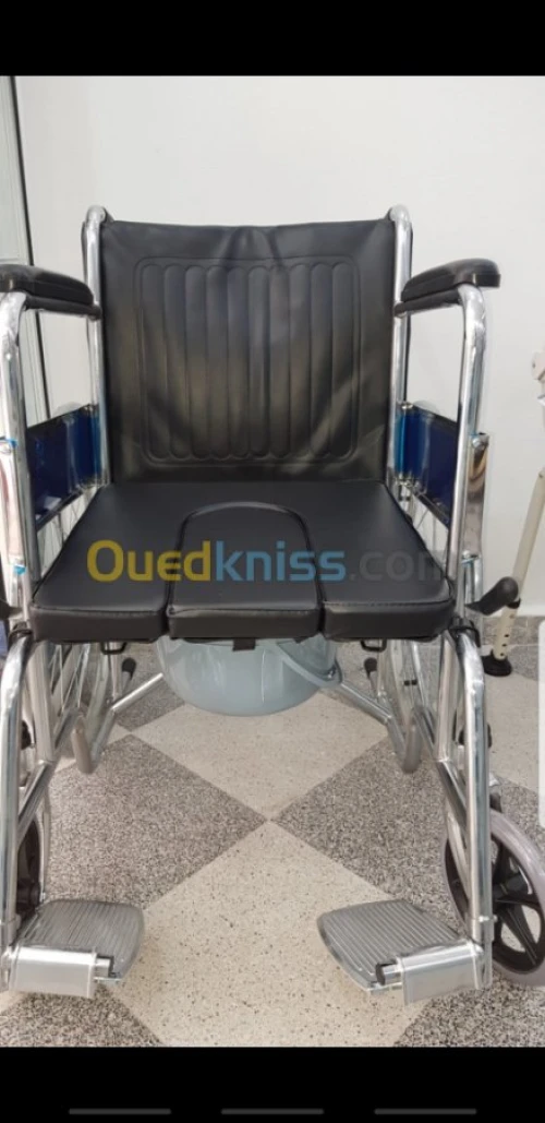 Fauteuil roulant garde-robe 