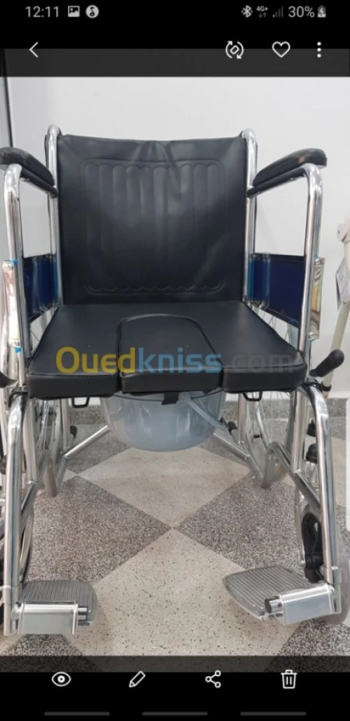 Fauteuil roulant garde-robe 