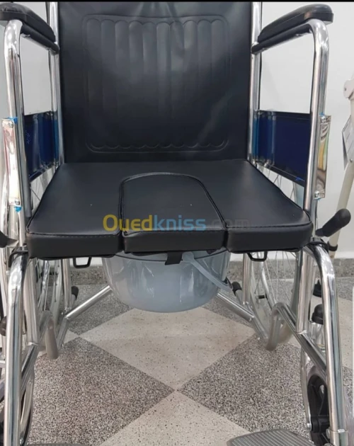 Fauteuil roulant garde-robe 