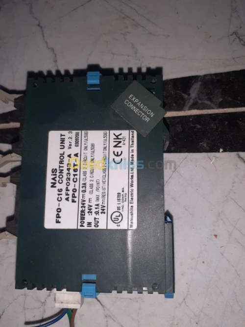 Plc moeller et vraiteur vitesse omron 