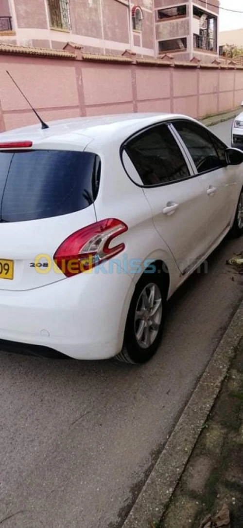 Peugeot 208 2015 