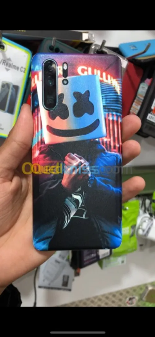 تغليف الهواتف للحماية من الخدوش skin