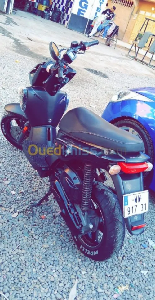 Yamaha Bosster stunt