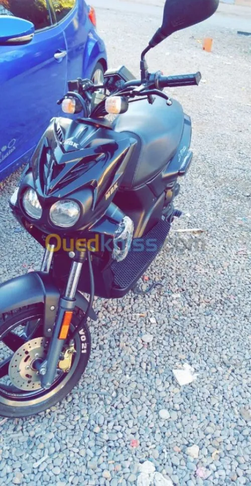 Yamaha Bosster stunt