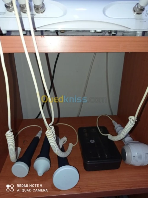 Appareil pour soins facial et abdomina