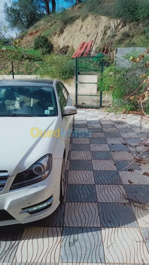 Mercedes Benz Classe C 2012 blue efficiency