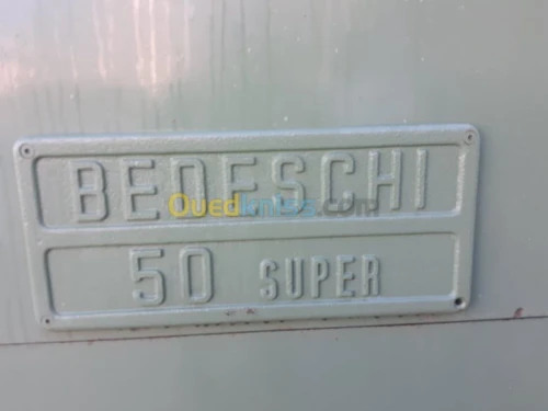   machine pour fabrication brique