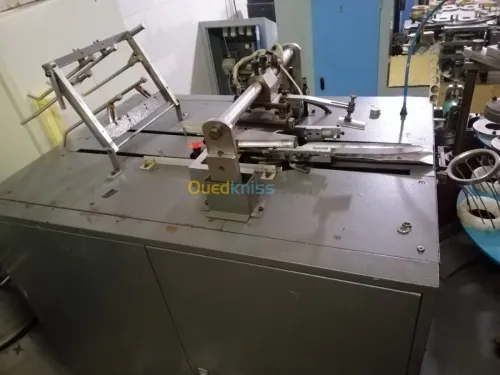 Machine fabrique des goublets