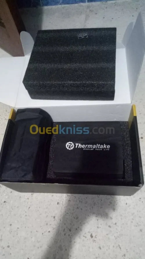 Thermaltake RGB 1050W 80+ Platinium