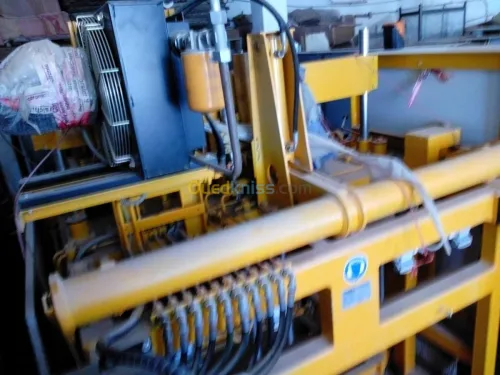 Machine fabrication hourdi parpaing