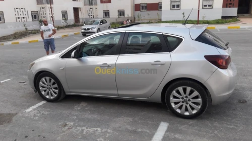 Opel Astra 2011 