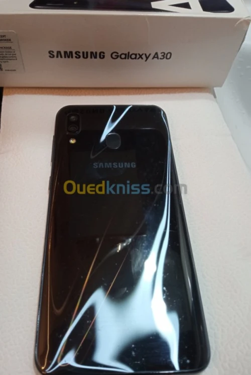 Samsung Galaxy A30