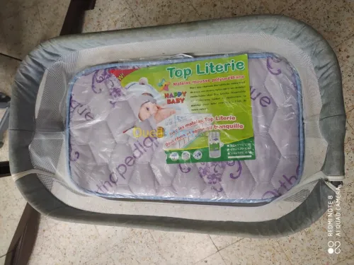 Lit bébé avec matelas + londo chicco