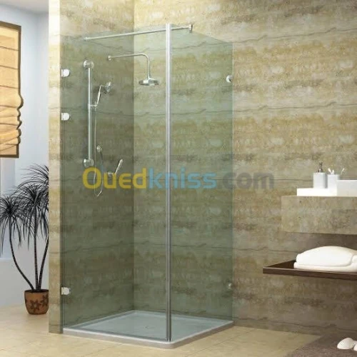 Verre trempé et cabine de douche
