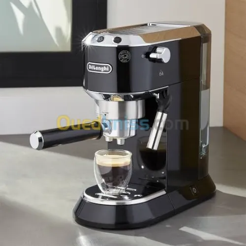 Machine à café delonghi dedica style