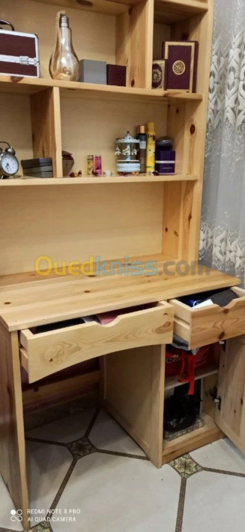Bureau de chambre