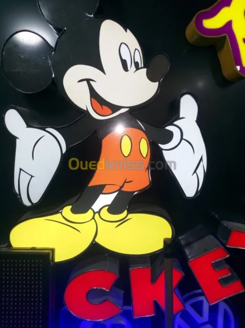 Enseigne lumineuse.panneau led.lettre 