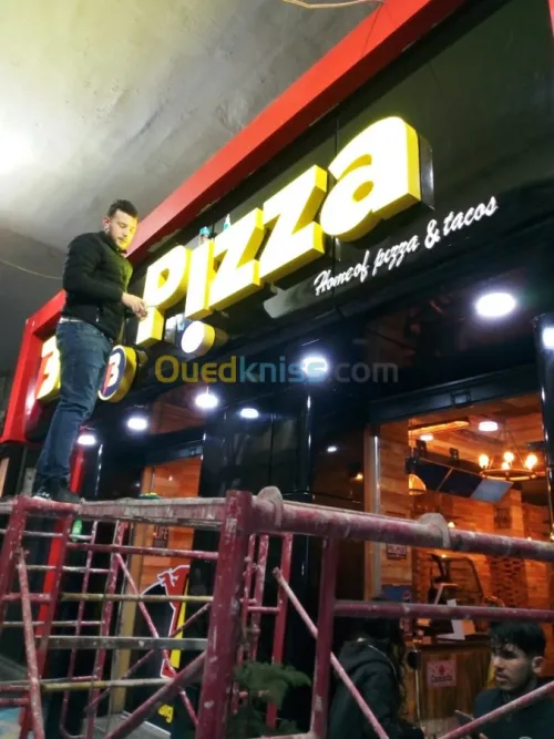 Enseigne lumineuse.panneau led.lettre 