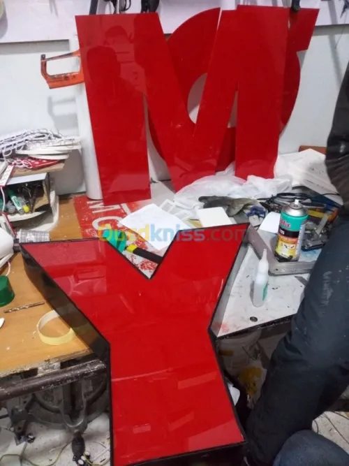 Enseigne lumineuse.panneau led.lettre 