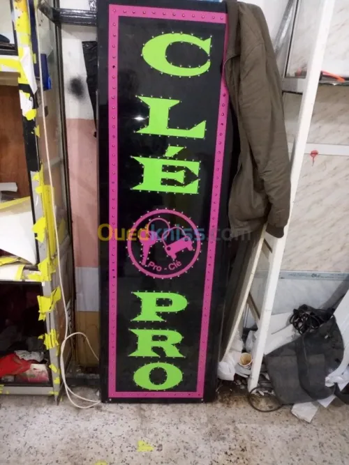 Enseigne lumineuse.panneau led.lettre 