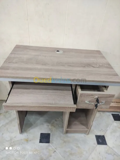 Bureau 1,2 M  sur 0,6 / 0,8 sur 0,5 M 