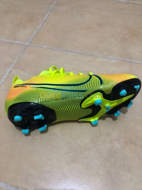 Chaussure de foot Nike mercurial 