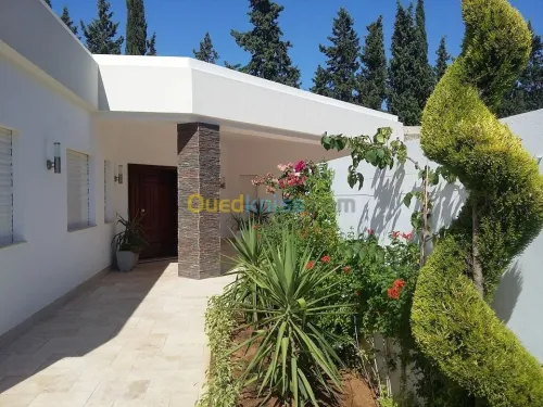 AMÉNAGEMENT INTÉRIEUR ET EXTÉRIEUR