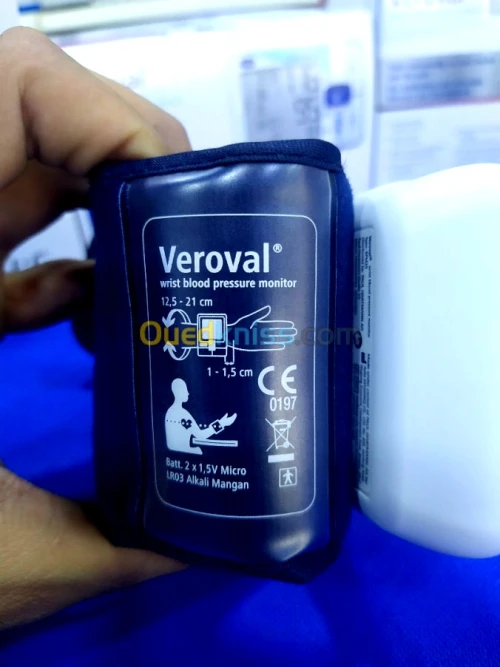 TENSIOMÈTRE VEROVAL A POGNET HARTMANN 