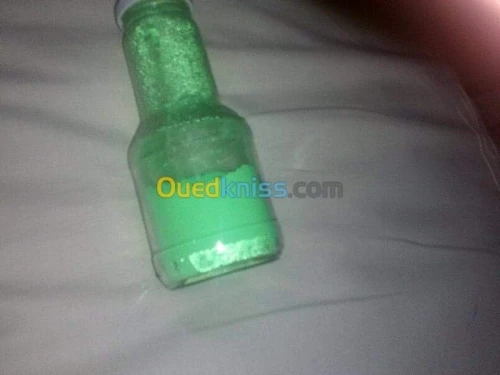 Pigment fluorescent bio de couleur ver