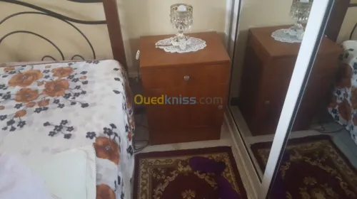 un lit fer forge + 2 table de nuit 