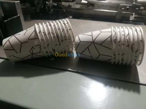 Fabrication de gobelets en papier 