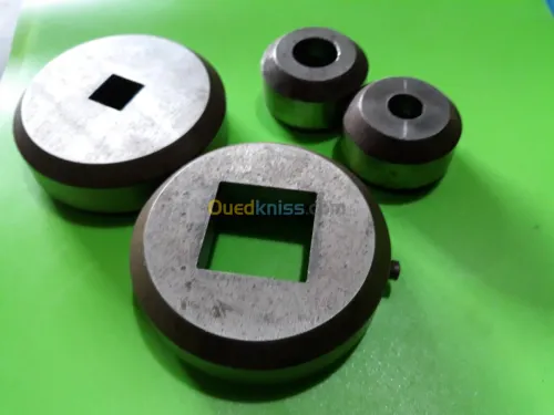 Poincon et matrice pour tole 