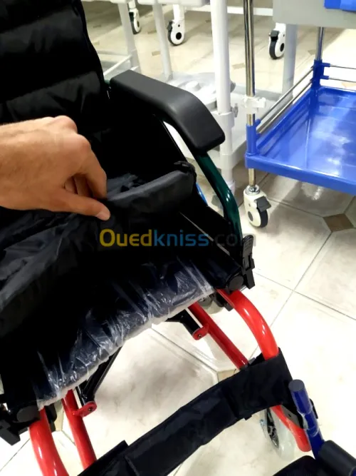 Fauteuil roulant enfant en aluminium confort 