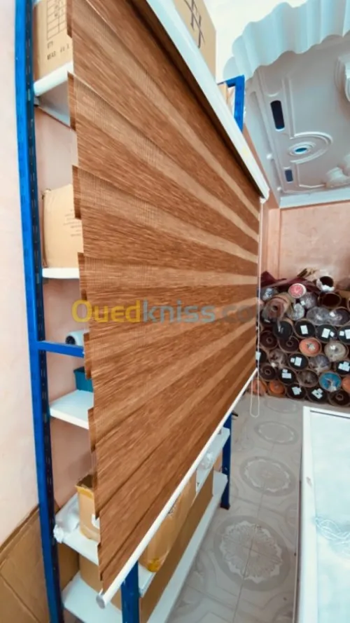 Fabrication de store duo, Californiens