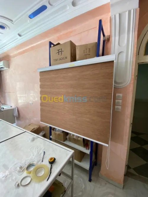 Fabrication de store duo, Californiens