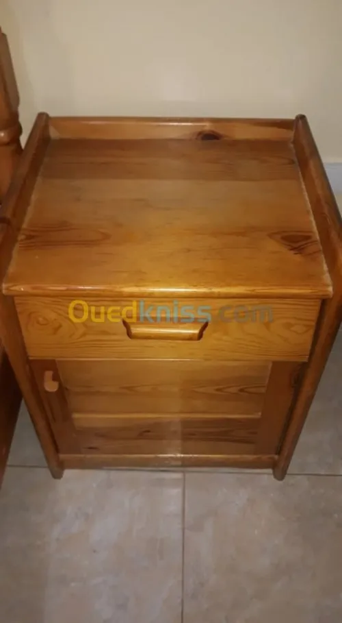 Chambre à coucher en bois blanc