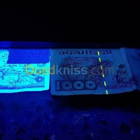 Détecteur de faux billets 