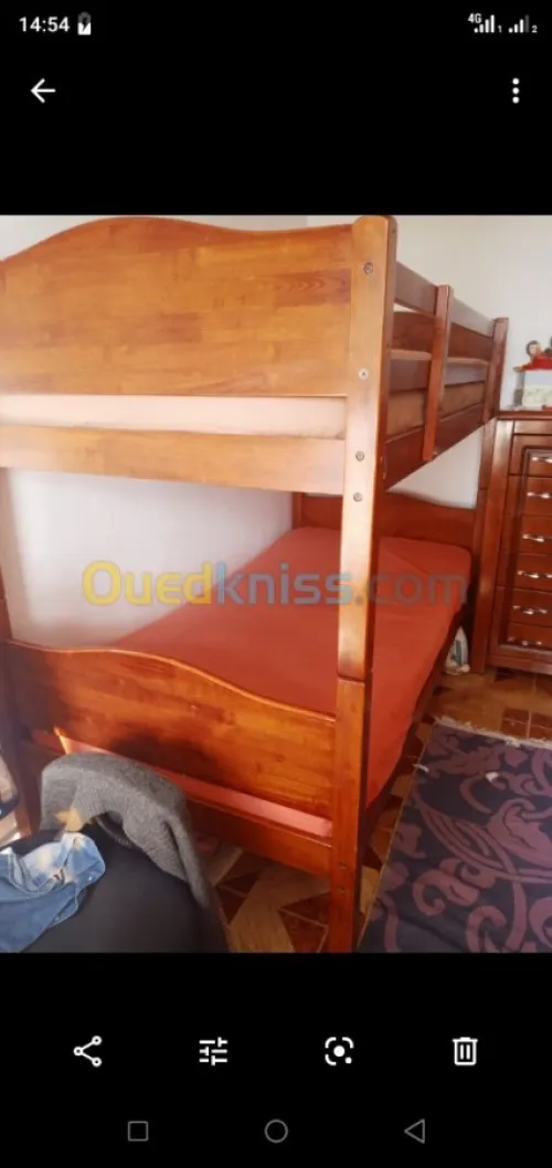 lit superposées  avec leur matelas 