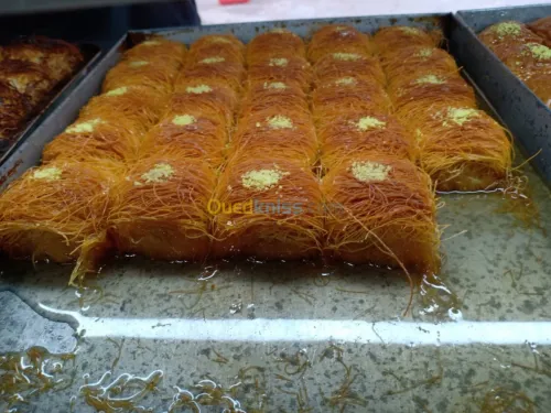 Gateaux & Boissons/مشروبات و حلويات 