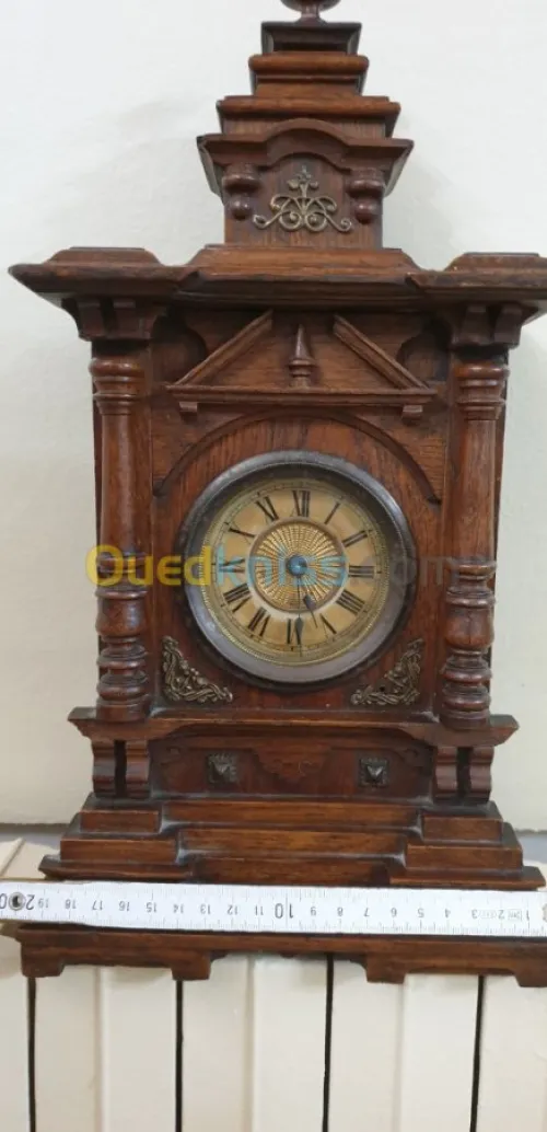 Ancienne horloge en bois