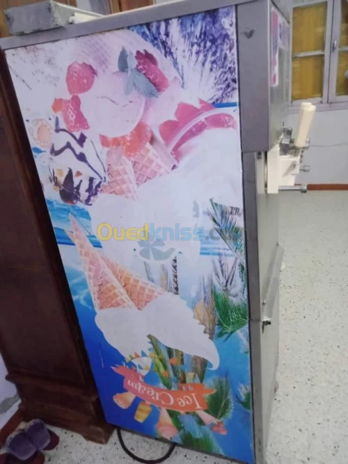 Machine a creme glacé الة صنع المثلجات