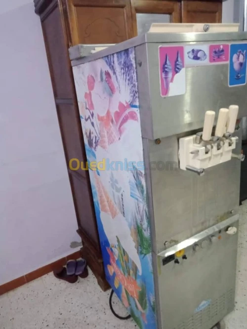 Machine a creme glacé الة صنع المثلجات