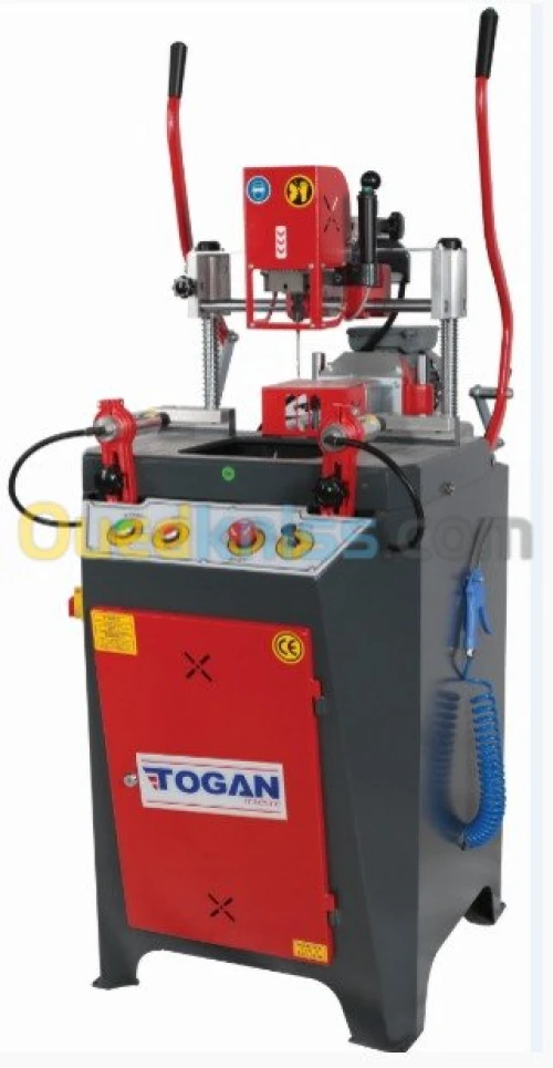 ATELIER MENUISERIE PVC 
