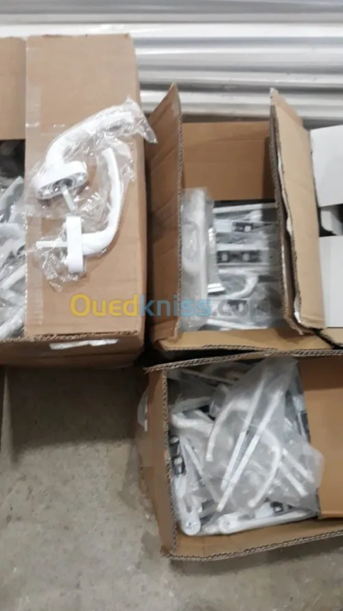 بيع وتصنيع النوافذ والأبواب profil pvc