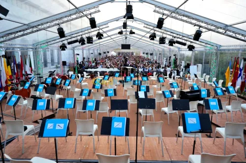 LOCATION  CHAPITEAU ET MOBILIERS